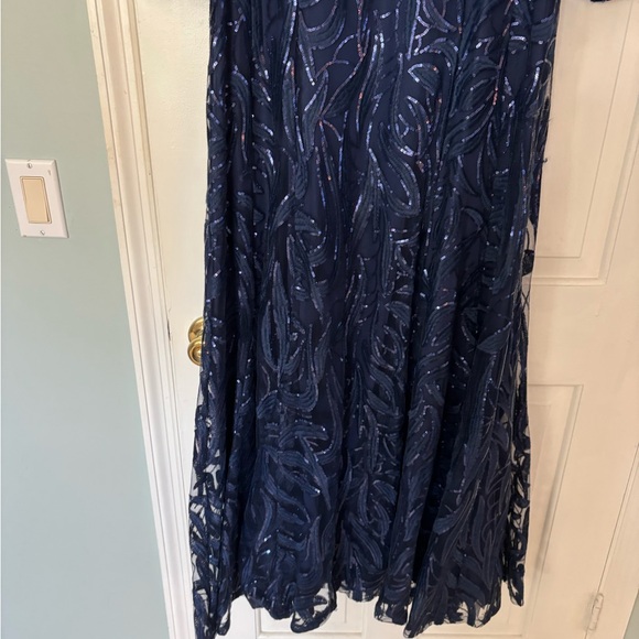 Elegant Navy Blue Sequin Dress - Picture 4 of 6